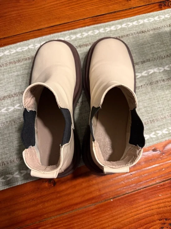 UO Urban Outfitters Cream & Brown Dana Short Chelsea Boot Chunky Platform - 9 - Picture 8 of 11